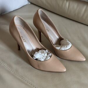 NIB Charles David Nude Heels